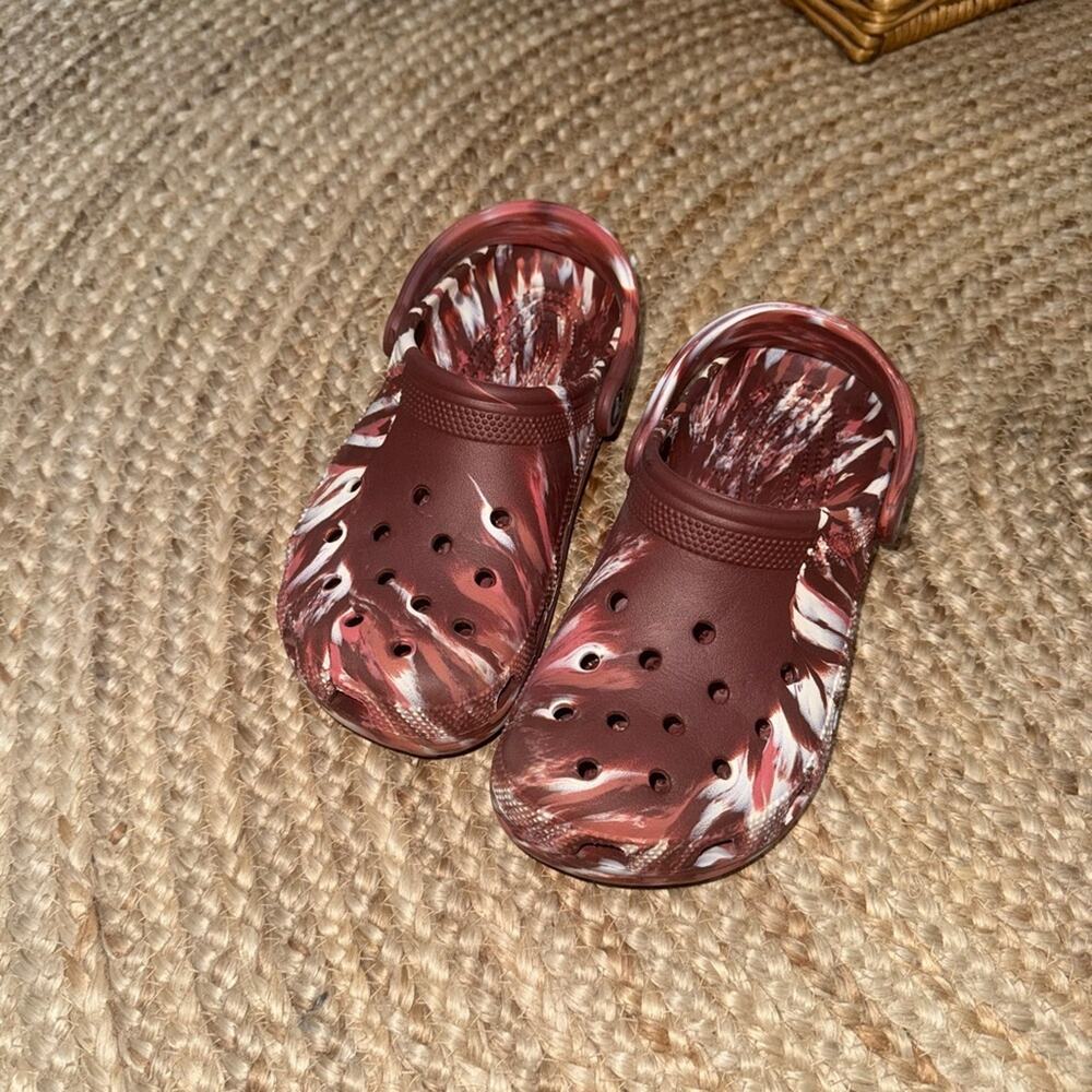 Crocs marbled dark clay women’s size 8/ men’s size 6 - Picture 2 of 5